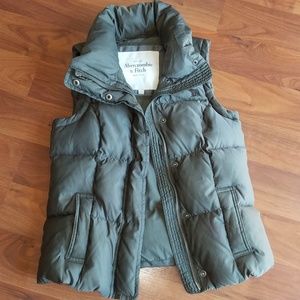Abercrombie olive vest